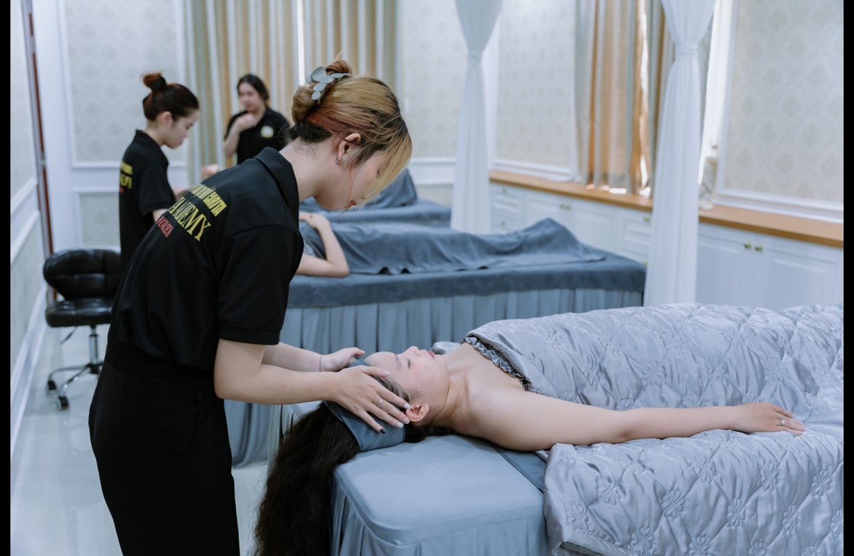 THẨM MỸ VIỆN CARITA ACADEMY