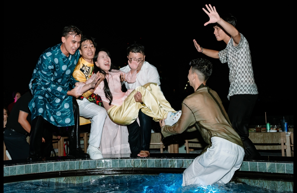 ELITE YEAR AND PARTY