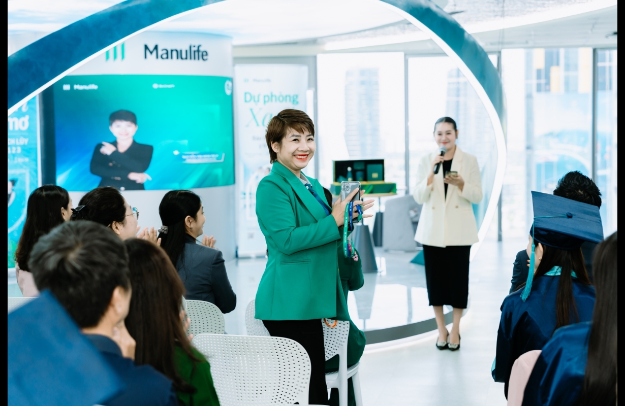 MANULIFE - LỄ TỐT NGHIỆP NHÂN SỰ