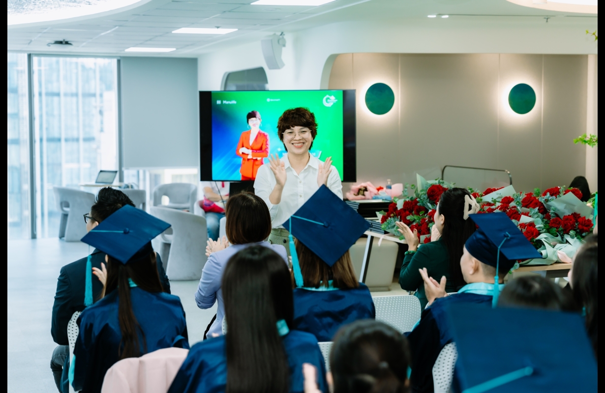 MANULIFE - LỄ TỐT NGHIỆP NHÂN SỰ