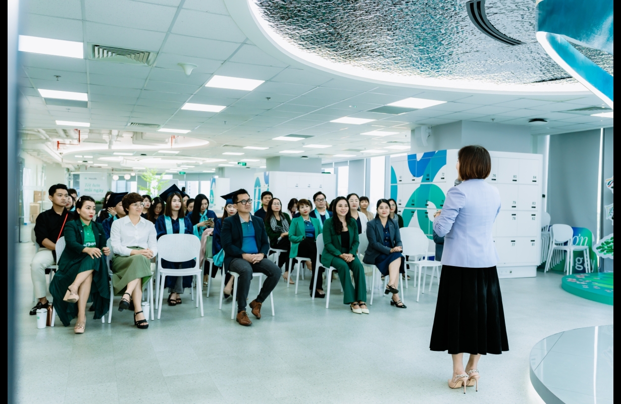 MANULIFE - LỄ TỐT NGHIỆP NHÂN SỰ