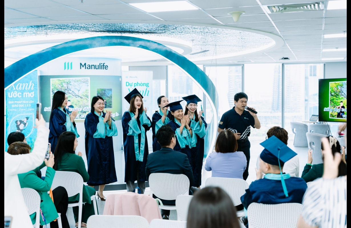 MANULIFE - LỄ TỐT NGHIỆP NHÂN SỰ