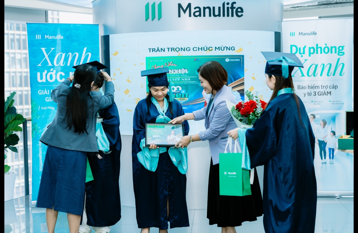 MANULIFE - LỄ TỐT NGHIỆP NHÂN SỰ