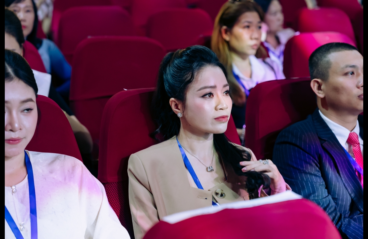 FOLLOW BRAND SỰ KIỆN