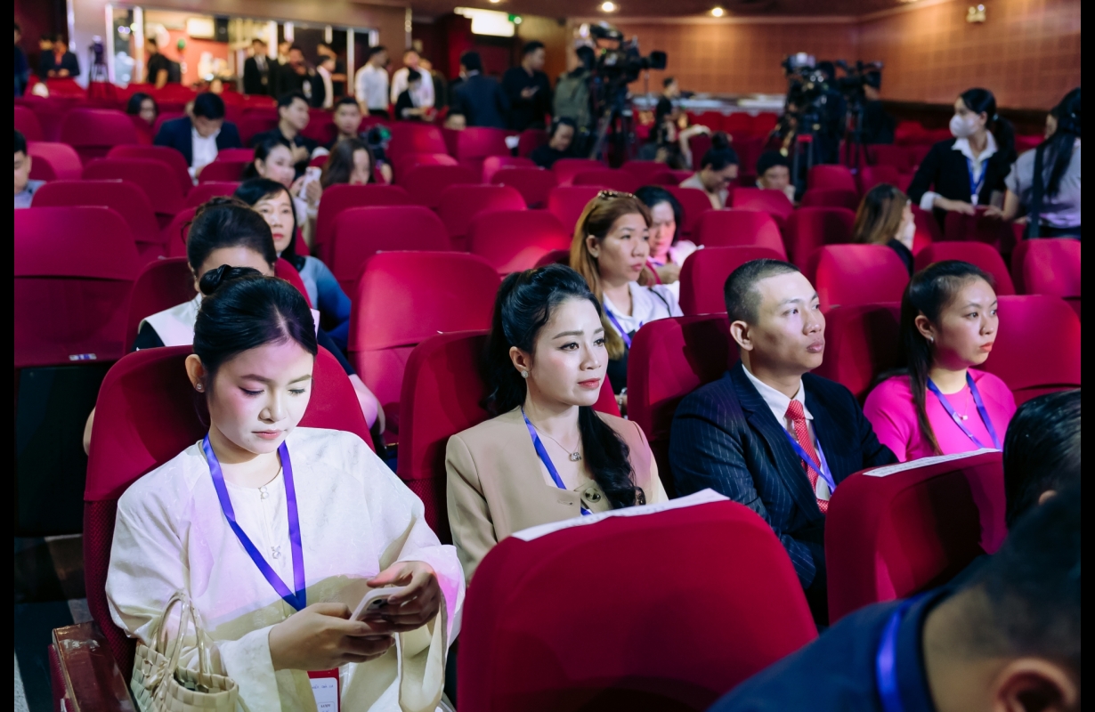 FOLLOW BRAND SỰ KIỆN