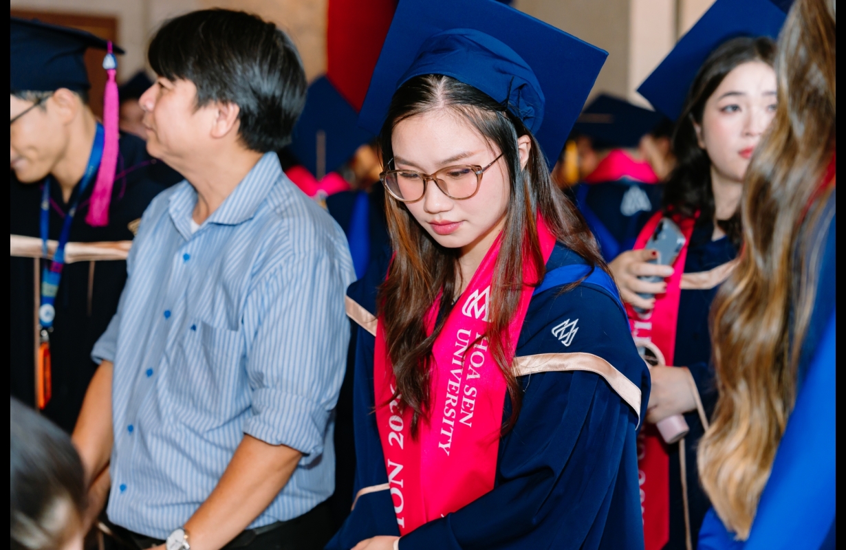 TỐT NGHIỆP ĐẠI HỌC HOA SEN 2026