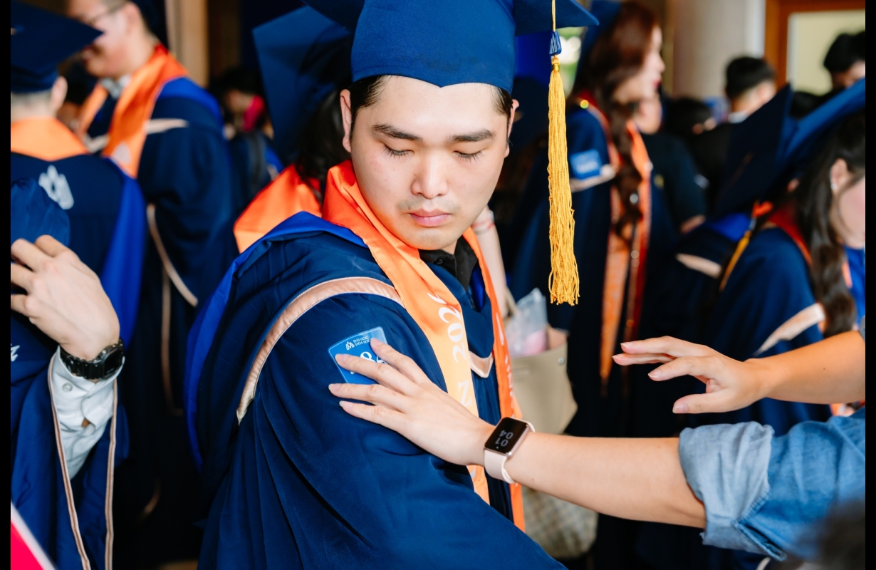 TỐT NGHIỆP ĐẠI HỌC HOA SEN 2026