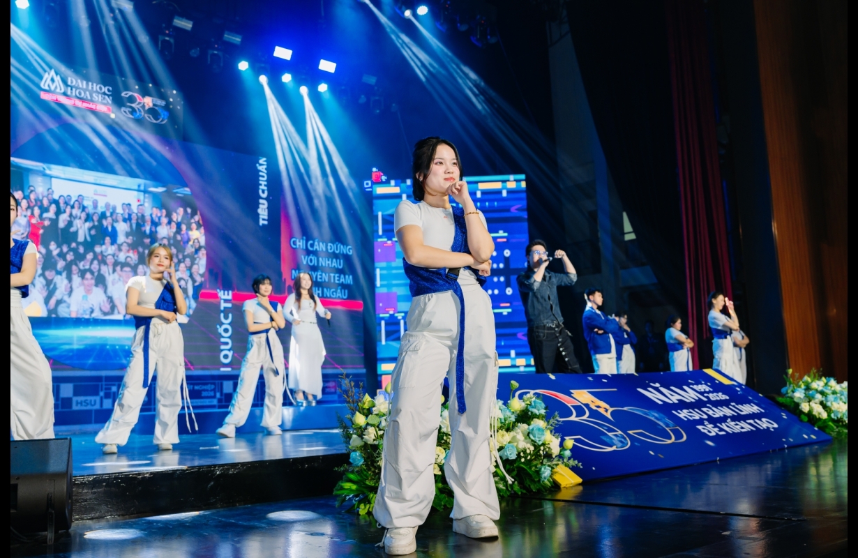 TỐT NGHIỆP ĐẠI HỌC HOA SEN 2026