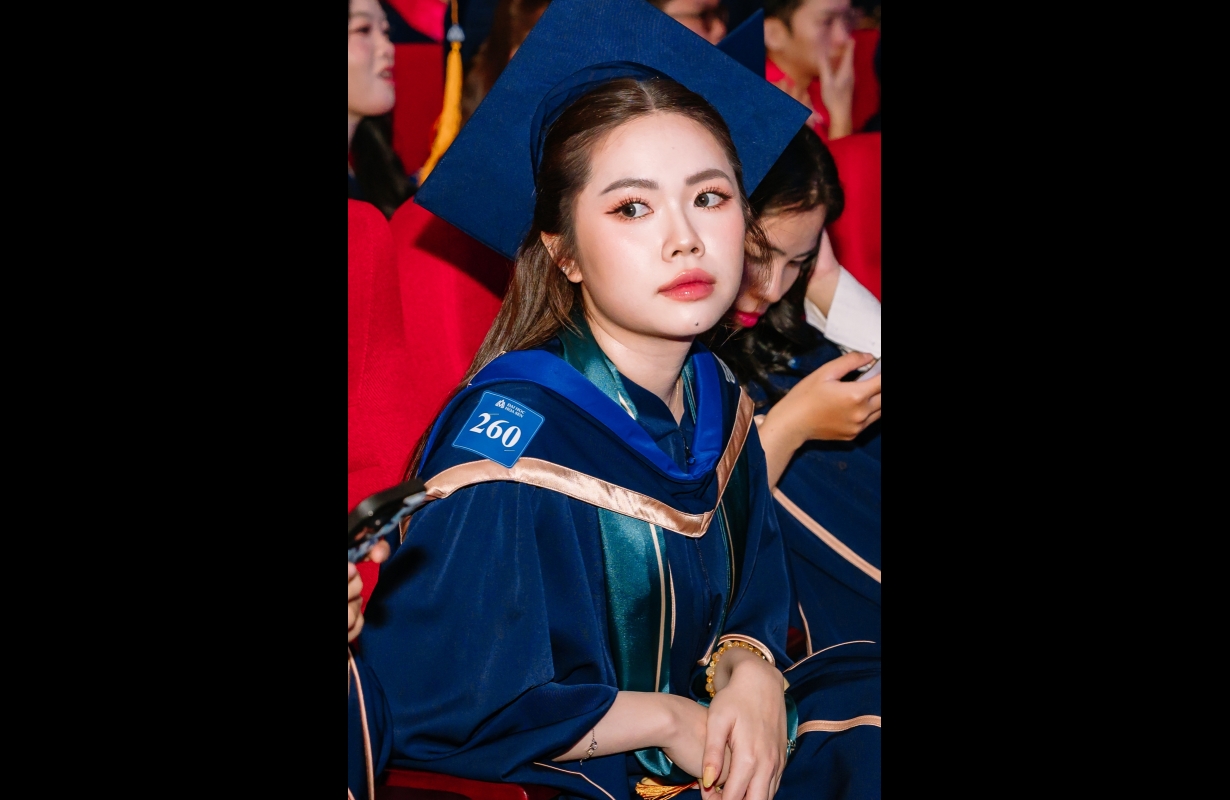 TỐT NGHIỆP ĐẠI HỌC HOA SEN 2026