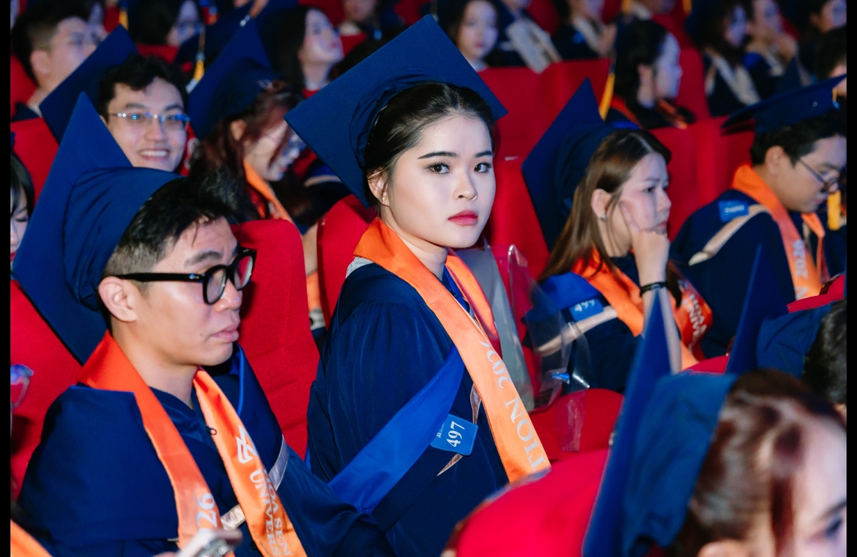 TỐT NGHIỆP ĐẠI HỌC HOA SEN 2026