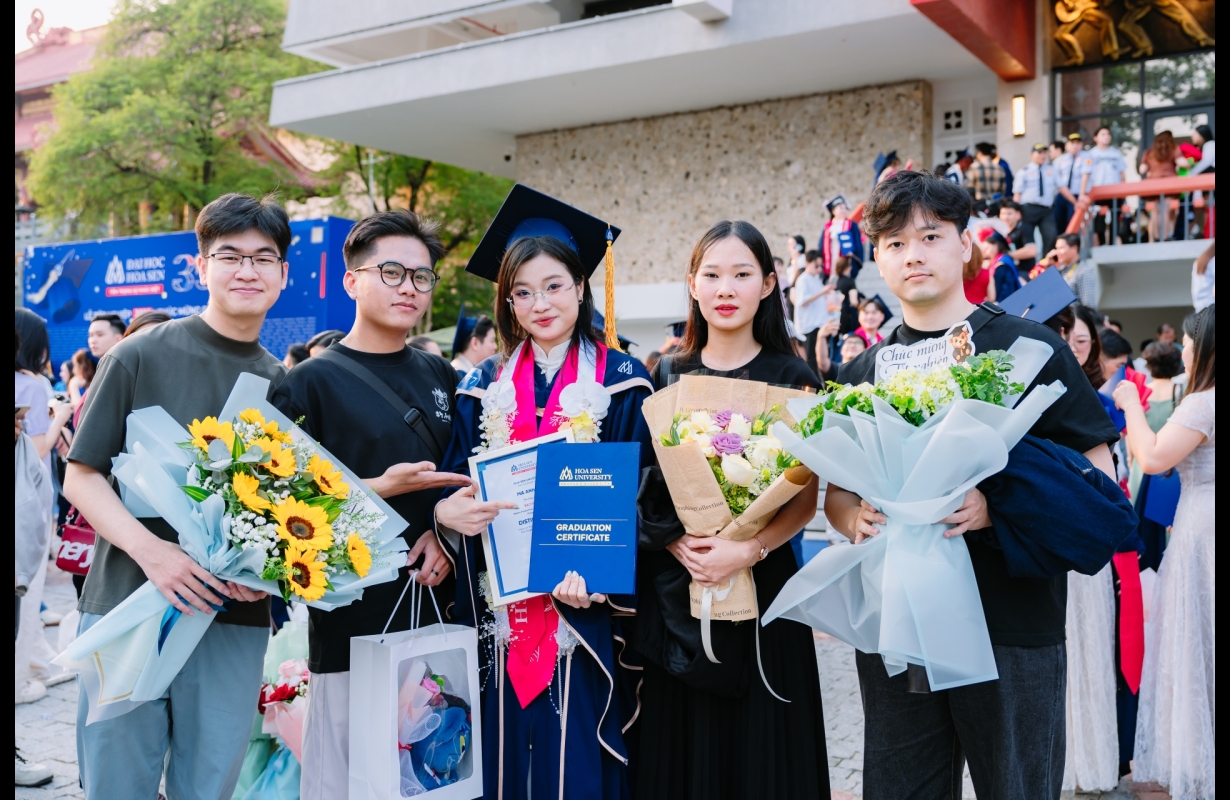 TỐT NGHIỆP ĐẠI HỌC HOA SEN 2026