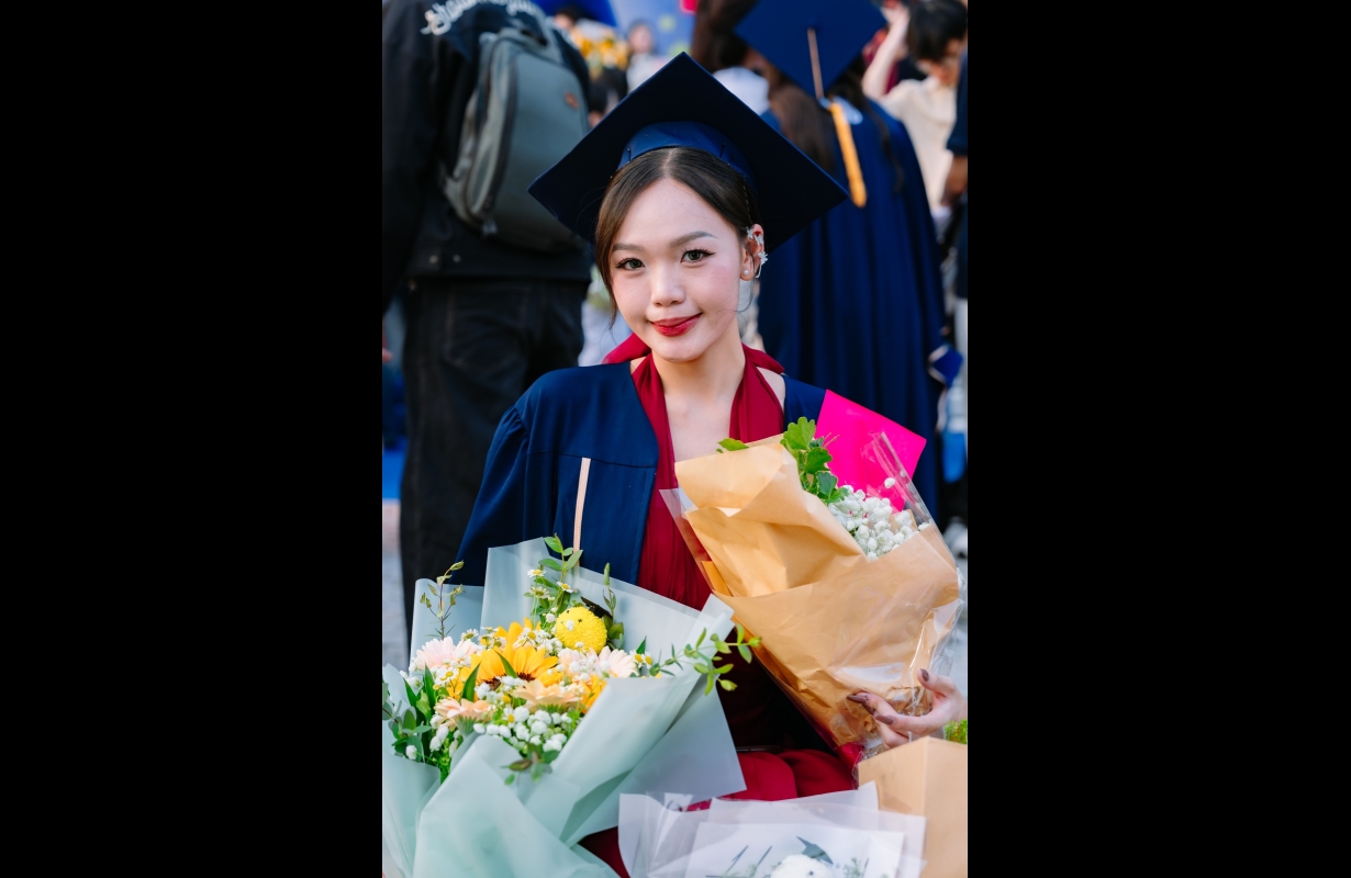 TỐT NGHIỆP ĐẠI HỌC HOA SEN 2026