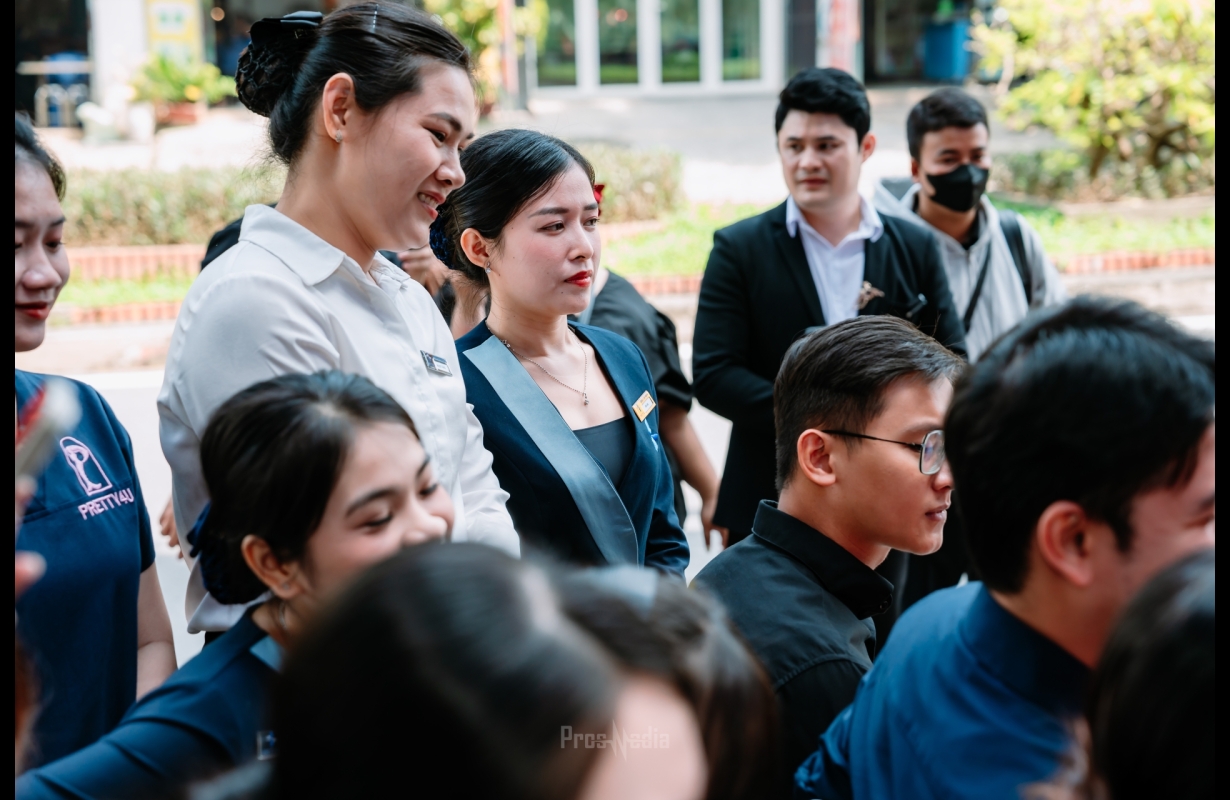 KHAI TRƯƠNG PHÒNG KHÁM DA LIỄU PRETTY4U