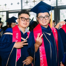 TỐT NGHIỆP ĐẠI HỌC HOA SEN 2026