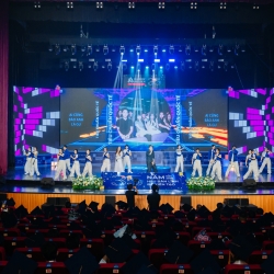 TỐT NGHIỆP ĐẠI HỌC HOA SEN 2026