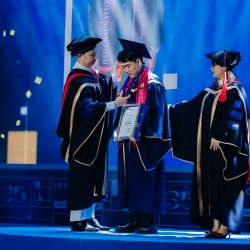 TỐT NGHIỆP ĐẠI HỌC HOA SEN 2026