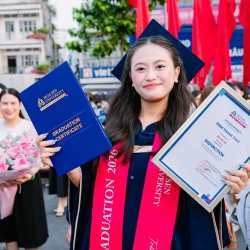 TỐT NGHIỆP ĐẠI HỌC HOA SEN 2026