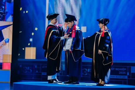 TỐT NGHIỆP ĐẠI HỌC HOA SEN 2026
